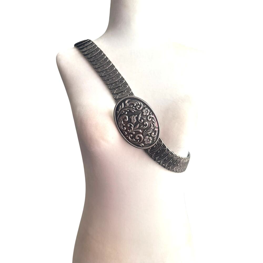 VTG Retro Metal Stretch Elastic Silver Tone Belt Round Ornate Floral‎ Buckle
